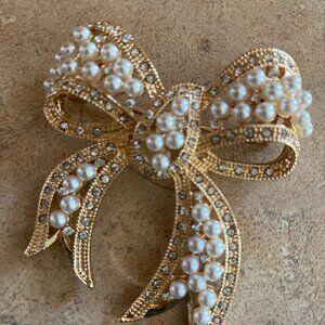 Anne Klein Brooch - NWOT